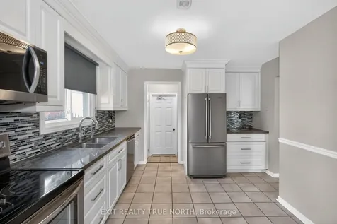 64 Gosney Crescent Barrie ON L4N 6T7