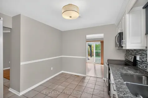 64 Gosney Crescent Barrie ON L4N 6T7