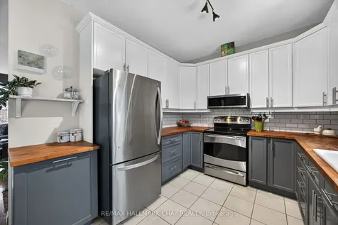 75 62nd Street S Wasaga Beach ON L9Z 1V5
