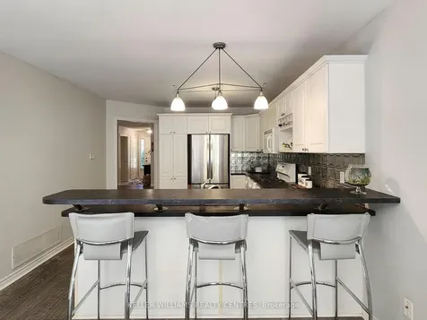 14 Gables Way Barrie ON L4N 8M3