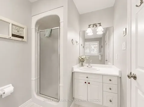 14 Gables Way Barrie ON L4N 8M3