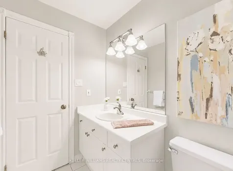 14 Gables Way Barrie ON L4N 8M3