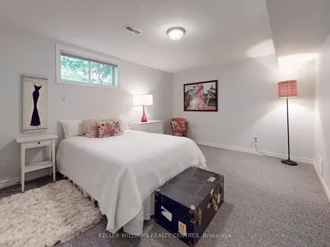 14 Gables Way Barrie ON L4N 8M3