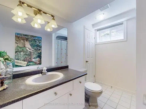 14 Gables Way Barrie ON L4N 8M3