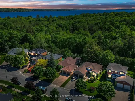 14 Gables Way Barrie ON L4N 8M3