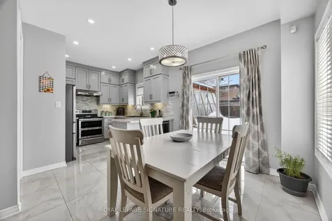67 Penvill Trail Barrie ON L4N 5M8