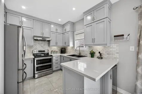 67 Penvill Trail Barrie ON L4N 5M8