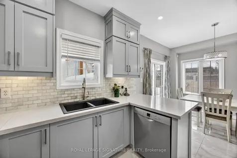 67 Penvill Trail Barrie ON L4N 5M8