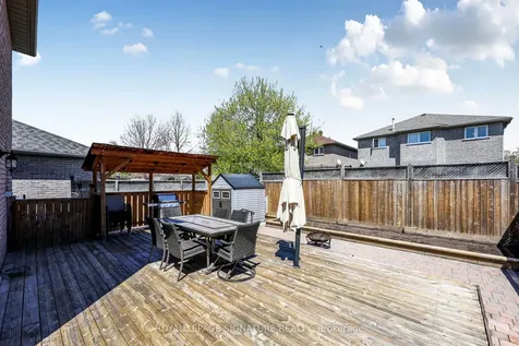 67 Penvill Trail Barrie ON L4N 5M8