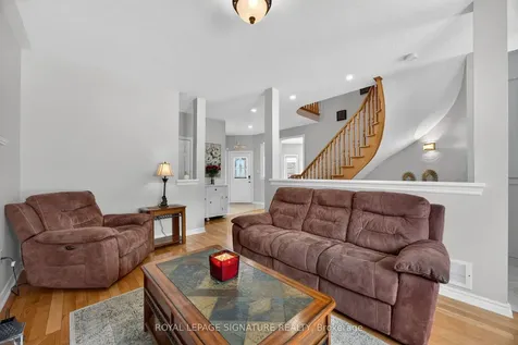 67 Penvill Trail Barrie ON L4N 5M8