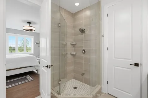 131 Trail Boulevard Springwater ON L9X 0S7