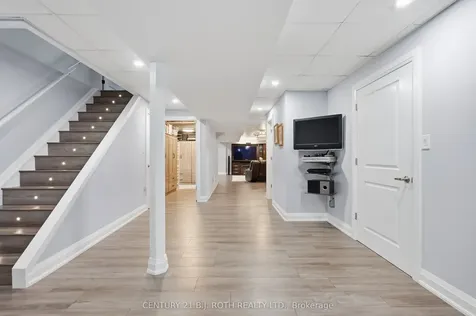 131 Trail Boulevard Springwater ON L9X 0S7