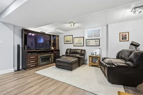 131 Trail Boulevard Springwater ON L9X 0S7