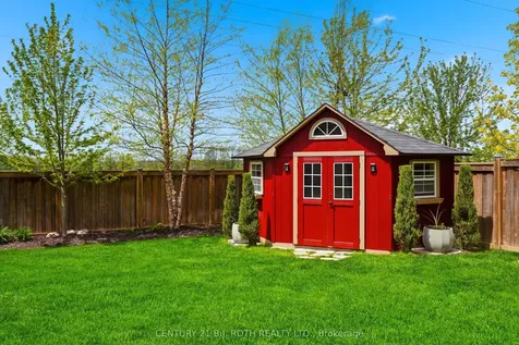 131 Trail Boulevard Springwater ON L9X 0S7