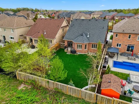 131 Trail Boulevard Springwater ON L9X 0S7