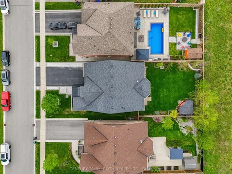 131 Trail Boulevard Springwater ON L9X 0S7