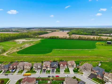 131 Trail Boulevard Springwater ON L9X 0S7