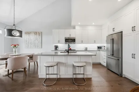 131 Trail Boulevard Springwater ON L9X 0S7