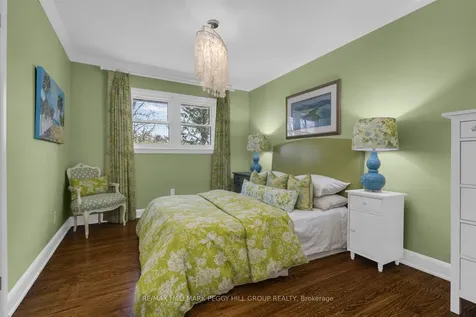 83 Eugenia Street Barrie ON L4M 1P9