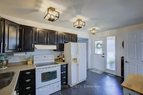 1865 River Road W Wasaga Beach ON L9Z 1L1