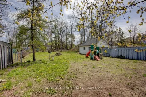 1865 River Road W Wasaga Beach ON L9Z 1L1