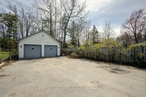 1865 River Road W Wasaga Beach ON L9Z 1L1