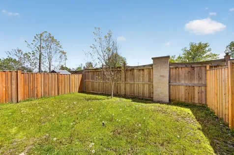 17 Bedford Estates Crescent Barrie ON L4N 9K5