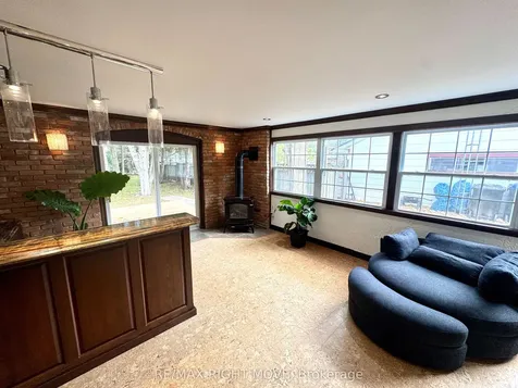 234 Oak Street Clearview ON L0M 1S0