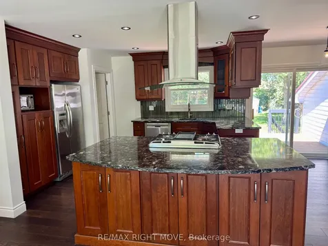 234 Oak Street Clearview ON L0M 1S0
