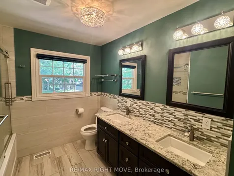 234 Oak Street Clearview ON L0M 1S0