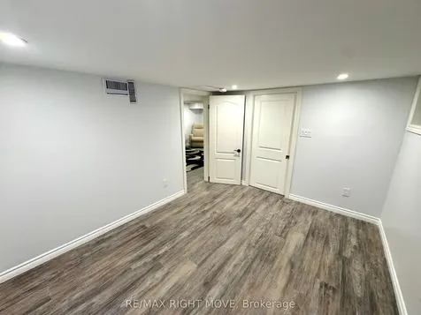 234 Oak Street Clearview ON L0M 1S0