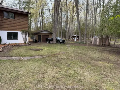 288 Knox Road E Wasaga Beach ON L9Z 2T5