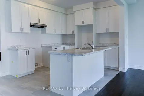 21 Lisa Street Wasaga Beach ON L9Z 1J9