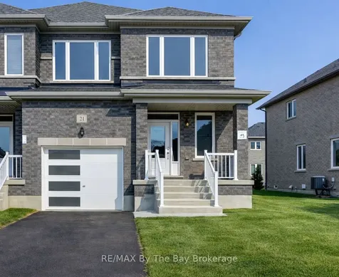21 Lisa Street Wasaga Beach ON L9Z 1J9