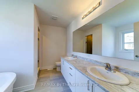 21 Lisa Street Wasaga Beach ON L9Z 1J9