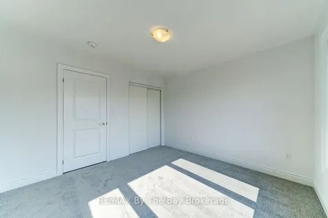 21 Lisa Street Wasaga Beach ON L9Z 1J9