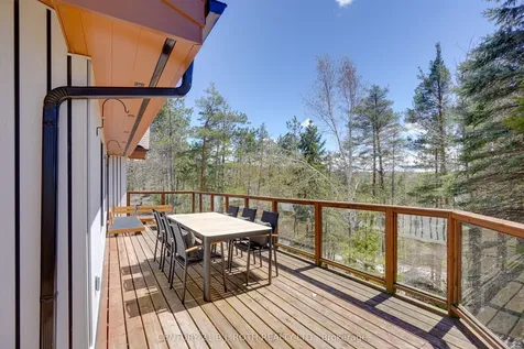 10 Pine Hill Oro-medonte ON L4M 4Y8