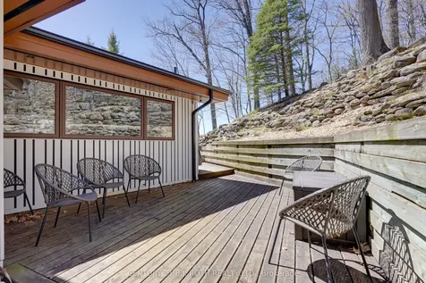 10 Pine Hill Oro-medonte ON L4M 4Y8