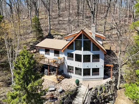 10 Pine Hill Oro-medonte ON L4M 4Y8