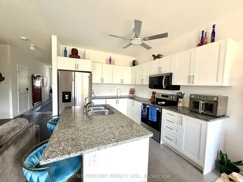 261 Wilcox Drive Clearview ON L0M 1S0