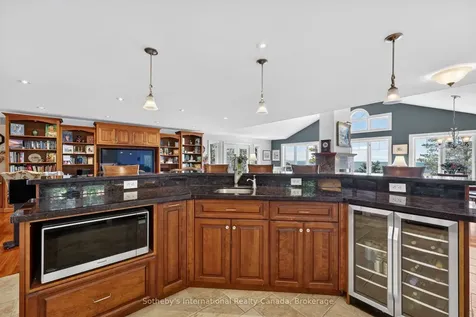 1036 River Road E Wasaga Beach ON L9Z 2P7