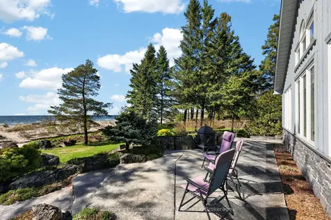 1036 River Road E Wasaga Beach ON L9Z 2P7