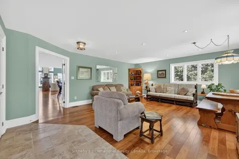 1036 River Road E Wasaga Beach ON L9Z 2P7
