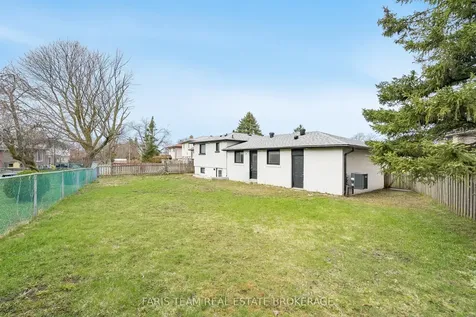 66 Peacock Lane Barrie ON L4N 3R9