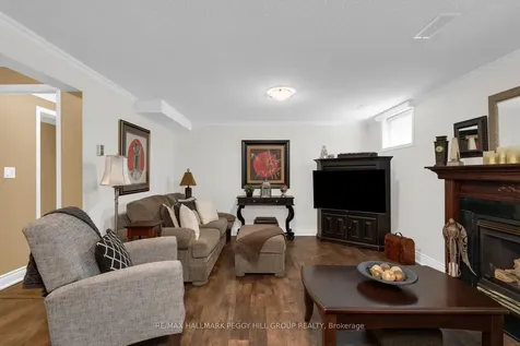 35 Golden Eagle Way Barrie ON L4M 6P6