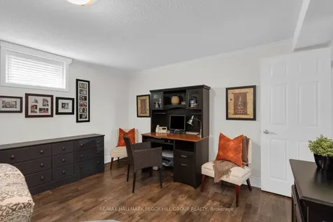 35 Golden Eagle Way Barrie ON L4M 6P6