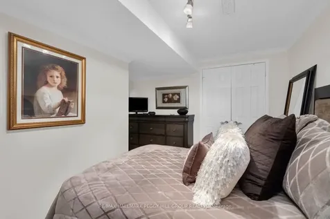 35 Golden Eagle Way Barrie ON L4M 6P6