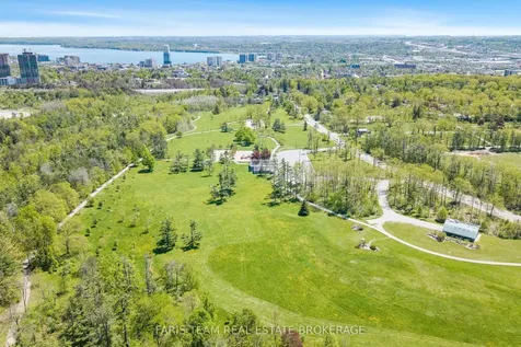 12 Oren Boulevard Barrie ON L4N 4M1