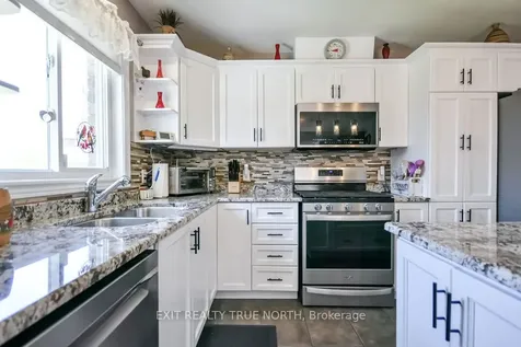 32 Graham Street Springwater ON L0L 1P0