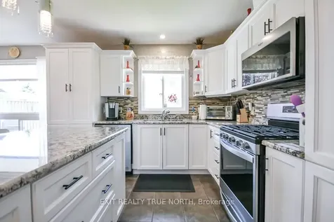 32 Graham Street Springwater ON L0L 1P0